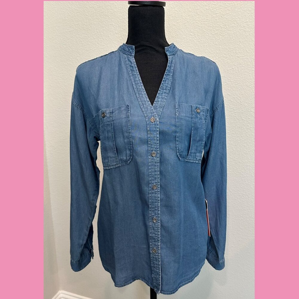 C'EST TOI medium wash button-up longsleeve size S